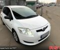 Белый Тойота Аурис, объемом двигателя 1.4 л и пробегом 240 тыс. км за 5800 $, фото 3 на Automoto.ua