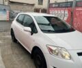 Белый Тойота Аурис, объемом двигателя 1.6 л и пробегом 150 тыс. км за 5000 $, фото 1 на Automoto.ua