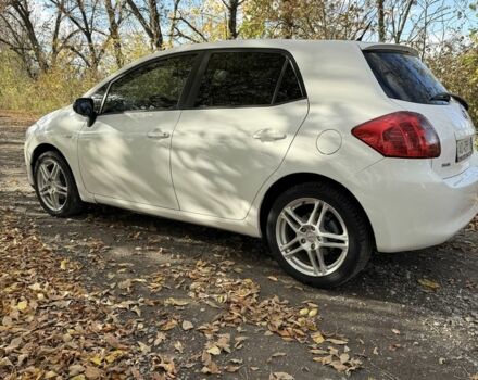 Белый Тойота Аурис, объемом двигателя 1.3 л и пробегом 229 тыс. км за 5499 $, фото 6 на Automoto.ua