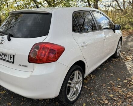 Белый Тойота Аурис, объемом двигателя 1.3 л и пробегом 229 тыс. км за 5499 $, фото 3 на Automoto.ua