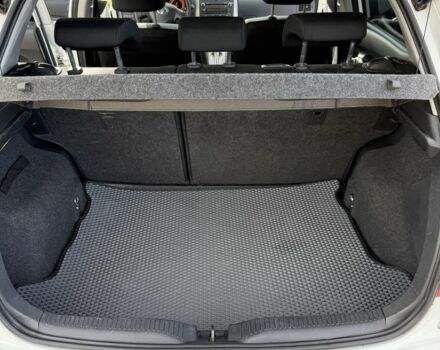 Белый Тойота Аурис, объемом двигателя 1.3 л и пробегом 229 тыс. км за 5499 $, фото 9 на Automoto.ua