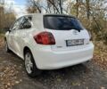 Белый Тойота Аурис, объемом двигателя 1.3 л и пробегом 229 тыс. км за 5499 $, фото 5 на Automoto.ua