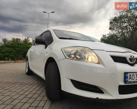 Белый Тойота Аурис, объемом двигателя 1.33 л и пробегом 228 тыс. км за 4850 $, фото 5 на Automoto.ua