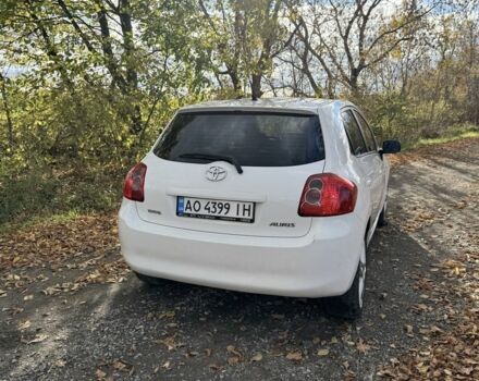 Белый Тойота Аурис, объемом двигателя 1.3 л и пробегом 229 тыс. км за 5499 $, фото 4 на Automoto.ua