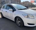 Білий Тойота Ауріс, об'ємом двигуна 1.36 л та пробігом 250 тис. км за 4700 $, фото 1 на Automoto.ua
