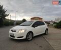 Белый Тойота Аурис, объемом двигателя 1.33 л и пробегом 228 тыс. км за 4850 $, фото 1 на Automoto.ua
