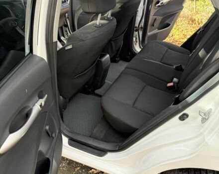 Белый Тойота Аурис, объемом двигателя 1.3 л и пробегом 229 тыс. км за 5499 $, фото 12 на Automoto.ua