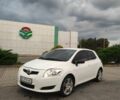 Белый Тойота Аурис, объемом двигателя 1.3 л и пробегом 228 тыс. км за 4850 $, фото 3 на Automoto.ua