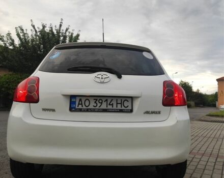 Белый Тойота Аурис, объемом двигателя 1.3 л и пробегом 228 тыс. км за 4850 $, фото 4 на Automoto.ua