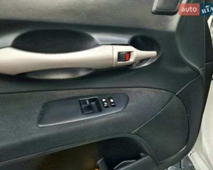 Білий Тойота Ауріс, об'ємом двигуна 1.6 л та пробігом 247 тис. км за 7350 $, фото 23 на Automoto.ua