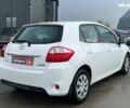 Белый Тойота Аурис, объемом двигателя 1.4 л и пробегом 179 тыс. км за 8490 $, фото 4 на Automoto.ua