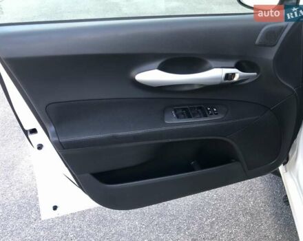 Белый Тойота Аурис, объемом двигателя 1.6 л и пробегом 146 тыс. км за 9900 $, фото 16 на Automoto.ua