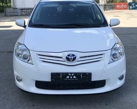 Белый Тойота Аурис, объемом двигателя 1.6 л и пробегом 146 тыс. км за 9900 $, фото 11 на Automoto.ua