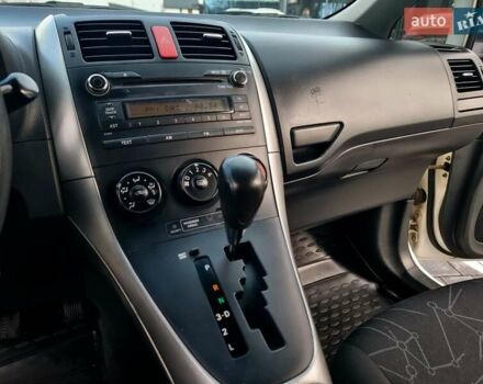 Білий Тойота Ауріс, об'ємом двигуна 1.6 л та пробігом 247 тис. км за 7350 $, фото 18 на Automoto.ua