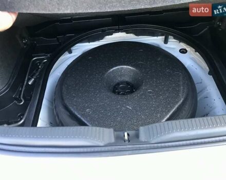 Белый Тойота Аурис, объемом двигателя 1.6 л и пробегом 146 тыс. км за 9900 $, фото 58 на Automoto.ua