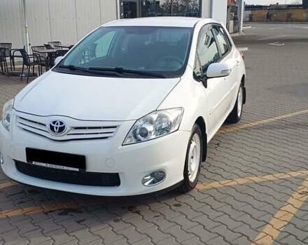 Білий Тойота Ауріс, об'ємом двигуна 1.6 л та пробігом 96 тис. км за 10600 $, фото 3 на Automoto.ua