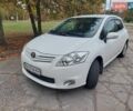 Белый Тойота Аурис, объемом двигателя 1.6 л и пробегом 234 тыс. км за 8800 $, фото 1 на Automoto.ua