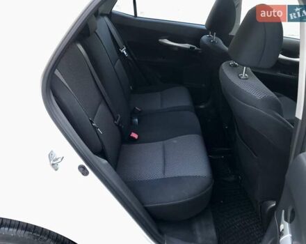 Белый Тойота Аурис, объемом двигателя 1.6 л и пробегом 146 тыс. км за 9900 $, фото 45 на Automoto.ua