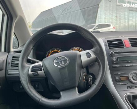 Белый Тойота Аурис, объемом двигателя 1.4 л и пробегом 179 тыс. км за 8490 $, фото 21 на Automoto.ua