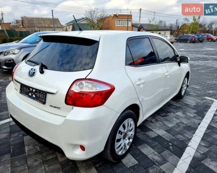 Білий Тойота Ауріс, об'ємом двигуна 1.6 л та пробігом 247 тис. км за 7350 $, фото 9 на Automoto.ua