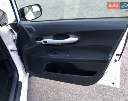 Белый Тойота Аурис, объемом двигателя 1.6 л и пробегом 146 тыс. км за 9900 $, фото 49 на Automoto.ua