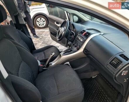 Білий Тойота Ауріс, об'ємом двигуна 1.6 л та пробігом 247 тис. км за 7350 $, фото 16 на Automoto.ua