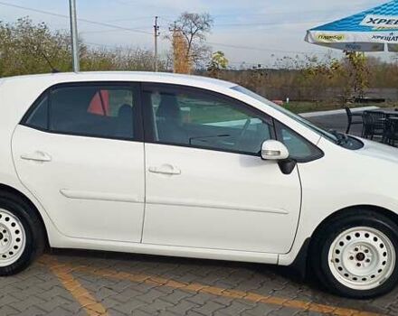 Білий Тойота Ауріс, об'ємом двигуна 1.6 л та пробігом 96 тис. км за 10600 $, фото 10 на Automoto.ua