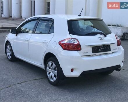 Белый Тойота Аурис, объемом двигателя 1.6 л и пробегом 146 тыс. км за 9900 $, фото 5 на Automoto.ua