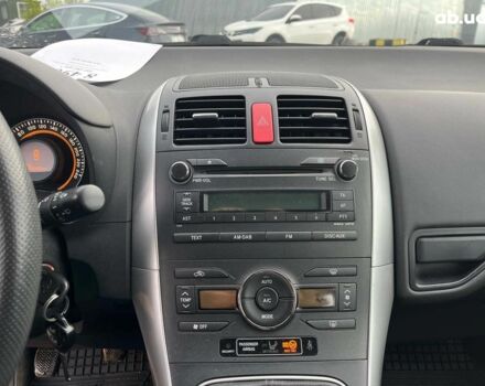 Белый Тойота Аурис, объемом двигателя 1.4 л и пробегом 179 тыс. км за 8490 $, фото 10 на Automoto.ua