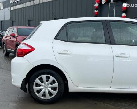 Белый Тойота Аурис, объемом двигателя 1.4 л и пробегом 179 тыс. км за 8490 $, фото 30 на Automoto.ua