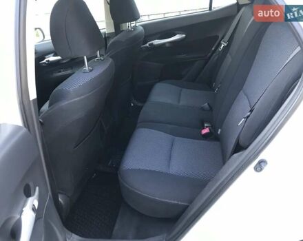Белый Тойота Аурис, объемом двигателя 1.6 л и пробегом 146 тыс. км за 9900 $, фото 42 на Automoto.ua
