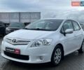 Белый Тойота Аурис, объемом двигателя 1.4 л и пробегом 179 тыс. км за 7000 $, фото 1 на Automoto.ua