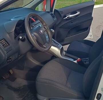 Білий Тойота Ауріс, об'ємом двигуна 1.6 л та пробігом 96 тис. км за 10600 $, фото 15 на Automoto.ua