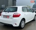 Белый Тойота Аурис, объемом двигателя 1.4 л и пробегом 179 тыс. км за 7000 $, фото 4 на Automoto.ua
