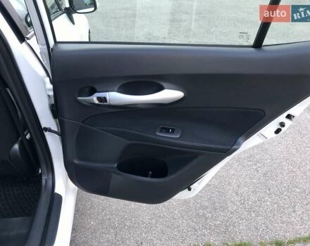 Белый Тойота Аурис, объемом двигателя 1.6 л и пробегом 146 тыс. км за 9900 $, фото 43 на Automoto.ua