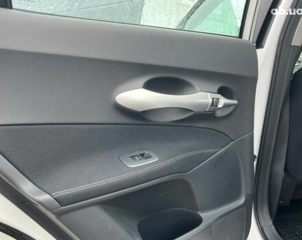 Белый Тойота Аурис, объемом двигателя 1.4 л и пробегом 179 тыс. км за 8490 $, фото 29 на Automoto.ua