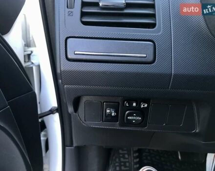 Белый Тойота Аурис, объемом двигателя 1.6 л и пробегом 146 тыс. км за 9900 $, фото 23 на Automoto.ua