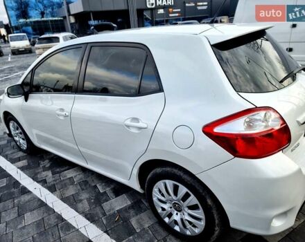 Білий Тойота Ауріс, об'ємом двигуна 1.6 л та пробігом 247 тис. км за 7350 $, фото 8 на Automoto.ua