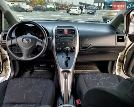 Білий Тойота Ауріс, об'ємом двигуна 1.6 л та пробігом 247 тис. км за 7350 $, фото 13 на Automoto.ua