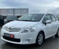 Белый Тойота Аурис, объемом двигателя 1.4 л и пробегом 179 тыс. км за 8490 $, фото 1 на Automoto.ua
