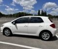 Белый Тойота Аурис, объемом двигателя 1.4 л и пробегом 207 тыс. км за 6000 $, фото 1 на Automoto.ua