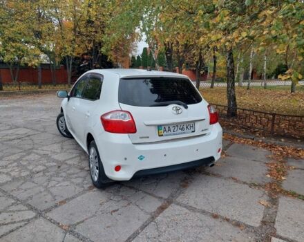 Белый Тойота Аурис, объемом двигателя 1.6 л и пробегом 235 тыс. км за 8700 $, фото 1 на Automoto.ua