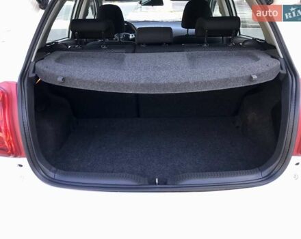 Белый Тойота Аурис, объемом двигателя 1.6 л и пробегом 146 тыс. км за 9900 $, фото 57 на Automoto.ua