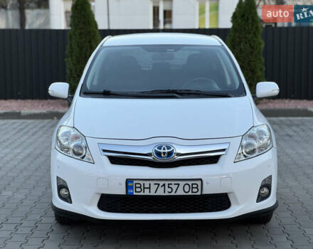 Белый Тойота Аурис, объемом двигателя 1.8 л и пробегом 233 тыс. км за 9000 $, фото 1 на Automoto.ua