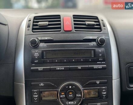 Белый Тойота Аурис, объемом двигателя 1.36 л и пробегом 265 тыс. км за 7790 $, фото 28 на Automoto.ua