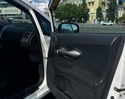 Белый Тойота Аурис, объемом двигателя 1.6 л и пробегом 233 тыс. км за 9000 $, фото 12 на Automoto.ua