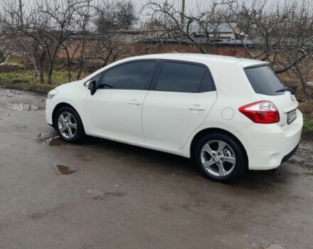 Білий Тойота Ауріс, об'ємом двигуна 1 л та пробігом 231 тис. км за 6850 $, фото 2 на Automoto.ua