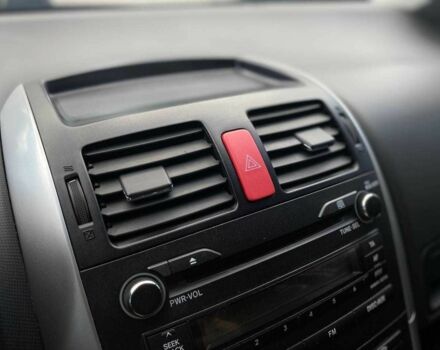 Белый Тойота Аурис, объемом двигателя 1.4 л и пробегом 265 тыс. км за 7790 $, фото 14 на Automoto.ua