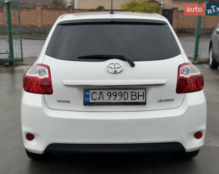 Белый Тойота Аурис, объемом двигателя 1.33 л и пробегом 230 тыс. км за 6500 $, фото 11 на Automoto.ua