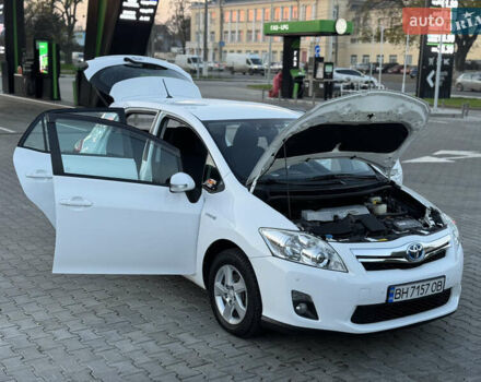 Белый Тойота Аурис, объемом двигателя 1.8 л и пробегом 233 тыс. км за 9000 $, фото 46 на Automoto.ua